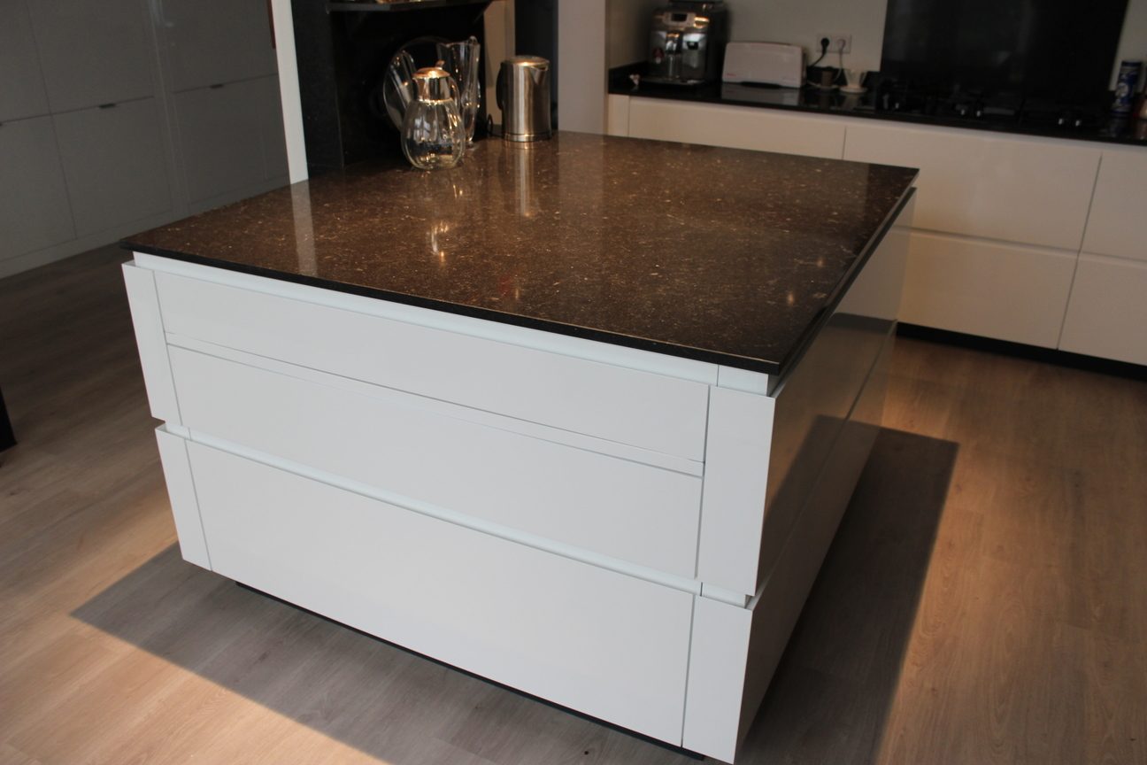 o_1ah2cf1gu83847dtgv2o1u7nt